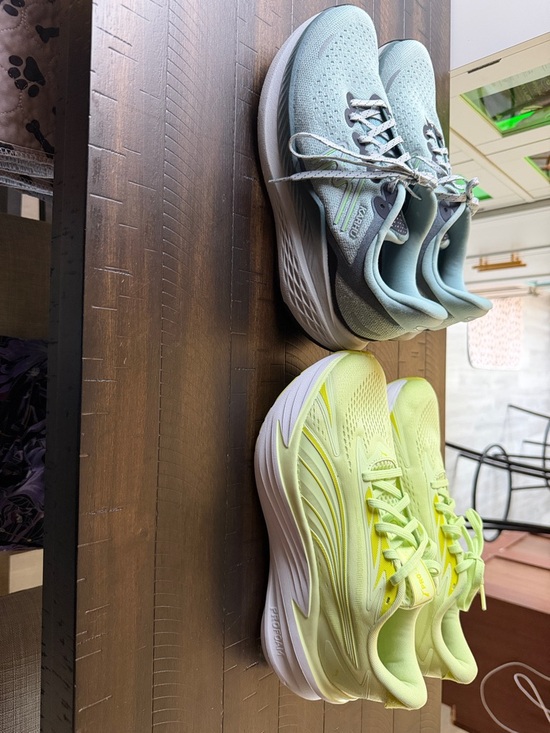 puma and karhu Shoes - 2 Pair of Lightweight Running Shoes - Neon Yellow puma and mint green Karhu run